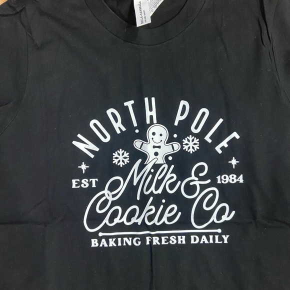 North Pole & CO. Girls Santa T-Shirt Christmas Black Size 14/16 Large Youth - Picture 2 of 3